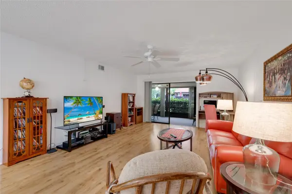 5400 34TH ST W #B16, Bradenton, FL 34210