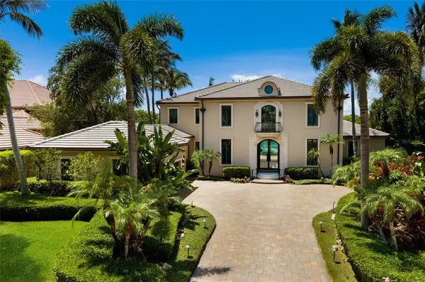 65 LIGHTHOUSE POINT DR, Longboat Key, FL 34228