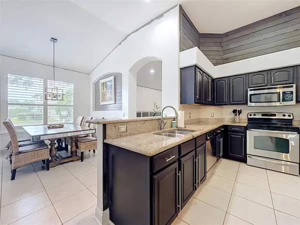 5846 BENT GRASS DR, Valrico, FL 33596