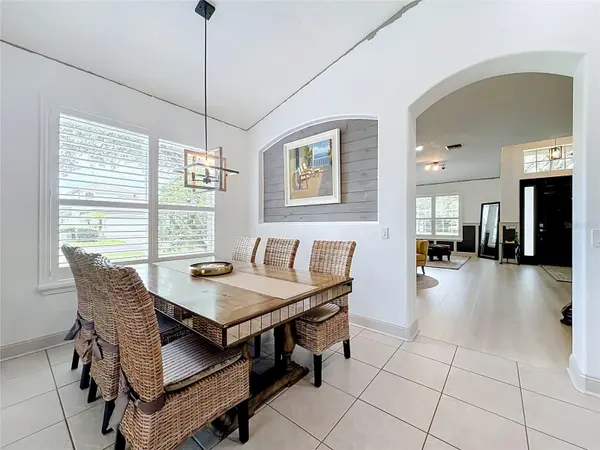 5846 BENT GRASS DR, Valrico, FL 33596