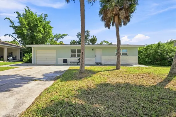 2618 LAKESHORE CIR, Port Charlotte, FL 33952