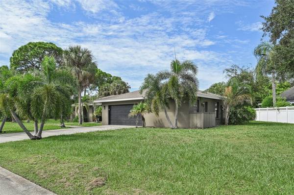 6106 45TH ST W, Bradenton, FL 34210