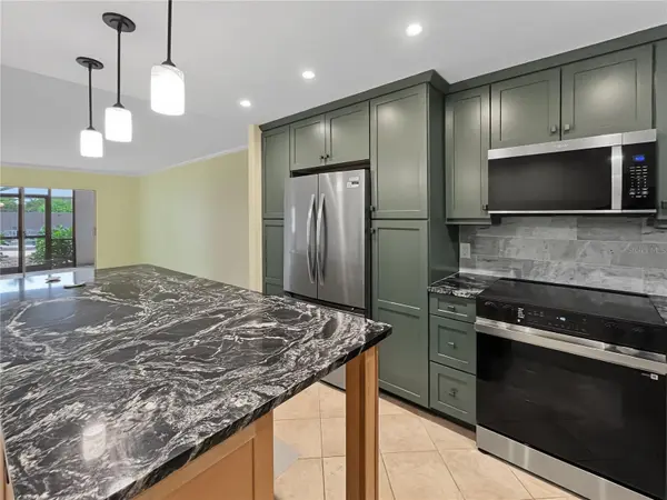 6470 HOLLYWOOD BLVD #104, Sarasota, FL 34231