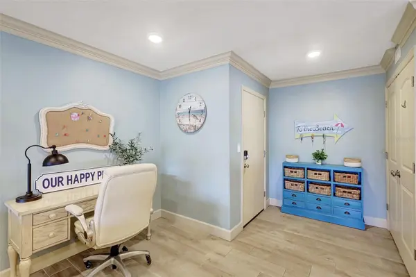 1141 W PEPPERTREE DR #1141, Sarasota, FL 34242