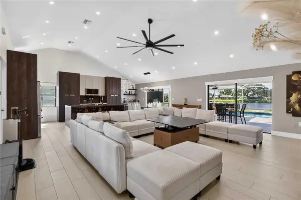 4134 EASTWOOD DR, Sarasota, FL 34232