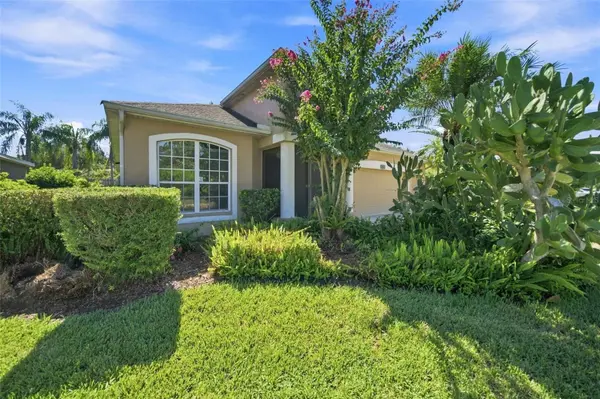 295 LONDONDERRY DR, Sarasota, FL 34240