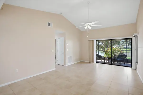 214 SOUTHAMPTON DR #327, Venice, FL 34293
