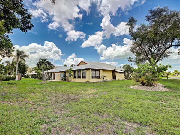 20 IDLE SANDS DR, Venice, FL 34293