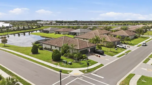 16120 SUNNY DAY DR, Bradenton, FL 34211