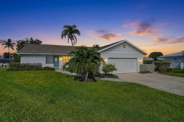 5016 MANGROVE POINT RD, Bradenton, FL 34210