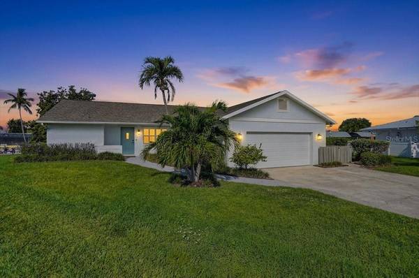 5016 MANGROVE POINT RD, Bradenton, FL 34210
