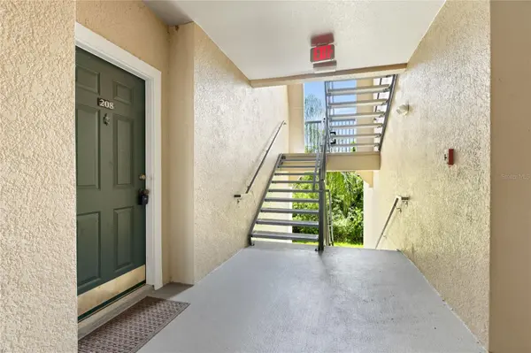 5134 NORTHRIDGE RD #208, Sarasota, FL 34238