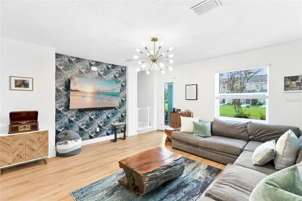 1808 FENDER LN, Sarasota, FL 34240