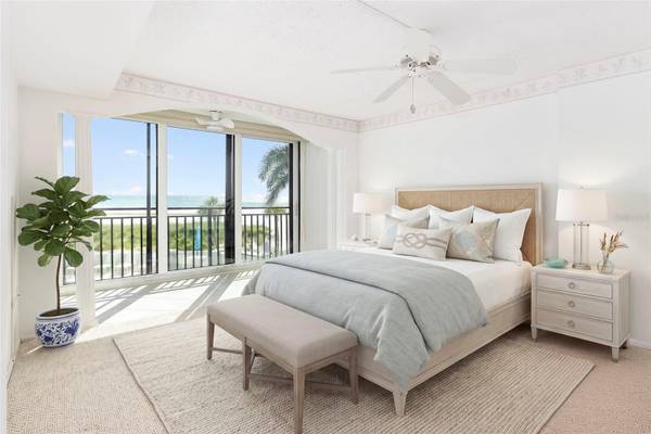 19 WHISPERING SANDS DR #201, Sarasota, FL 34242
