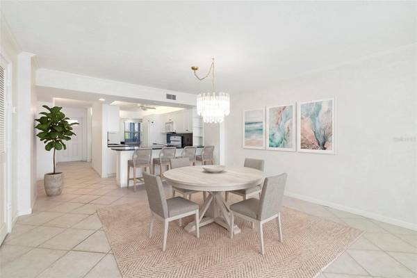 19 WHISPERING SANDS DR #201, Sarasota, FL 34242