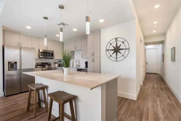 1703 N TAMIAMI TRL #210, Sarasota, FL 34234