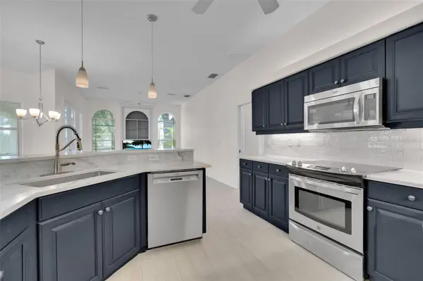 2102 TEQUESTA TRL, Nokomis, FL 34275
