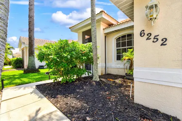 6252 DONNINGTON CT, Sarasota, FL 34238
