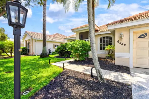 6252 DONNINGTON CT, Sarasota, FL 34238