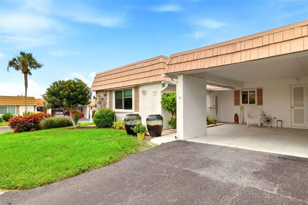 2407 RIVERBLUFF Pkwy #V-226, Sarasota, FL 34231