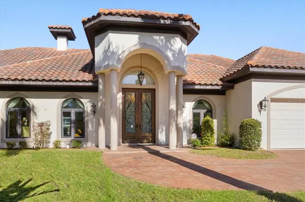 4937 OXFORD DR, Siesta Key, FL 34242