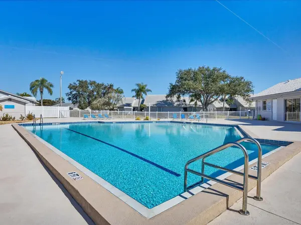 5381 KELLY DR #15, Sarasota, FL 34233