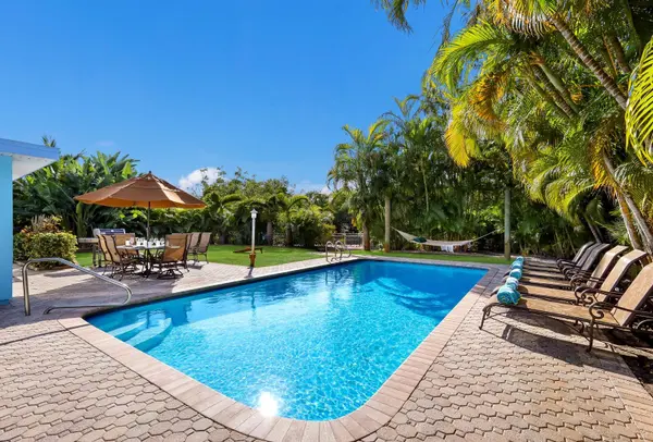 125 CRESCENT DR, Anna Maria, FL 34216