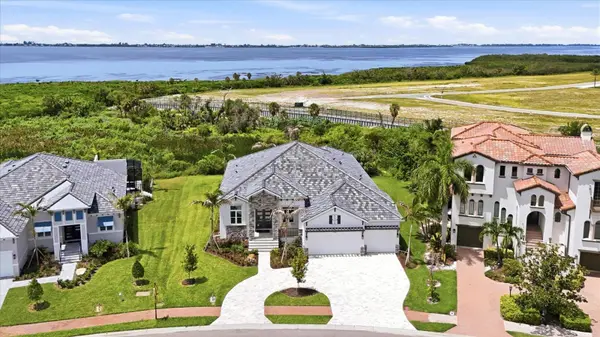 6264 CHAMPIONS ROW ST, Bradenton, FL 34210