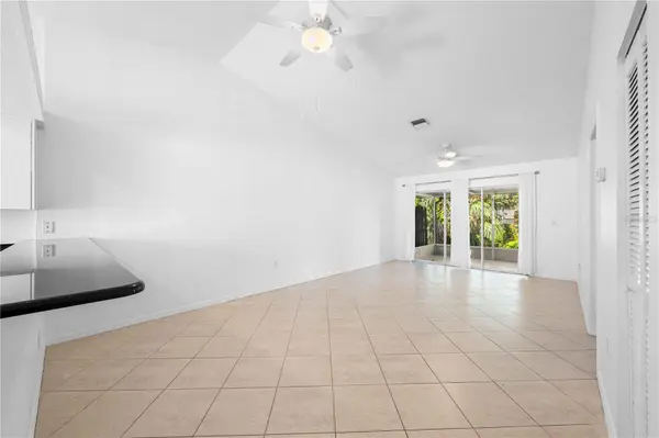 630 N JEFFERSON AVE #19, Sarasota, FL 34237