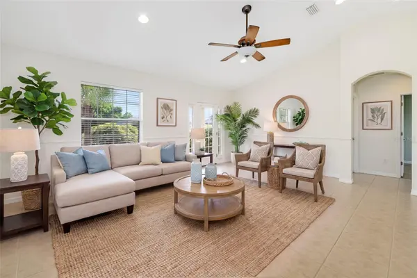 216 HIBISCUS ST, Nokomis, FL 34275