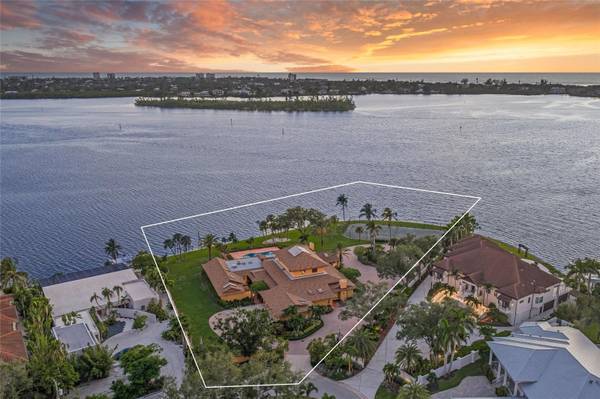 1136 N LAKE SHORE DR, Sarasota, FL 34231