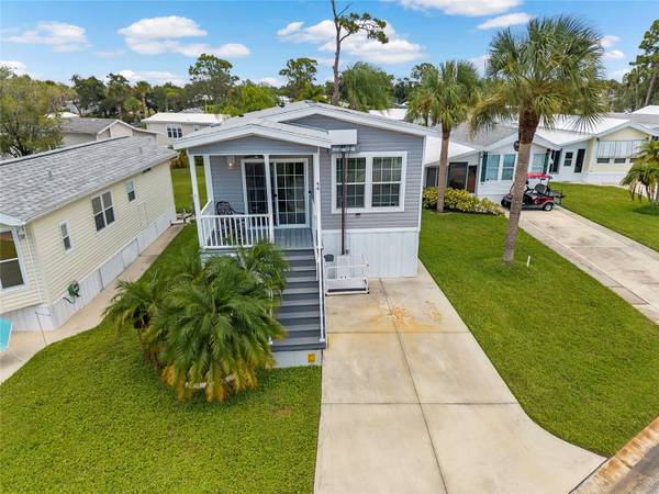44 CROWN POINT DR, Nokomis, FL 34275