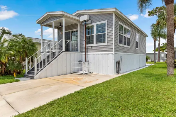 44 CROWN POINT DR, Nokomis, FL 34275
