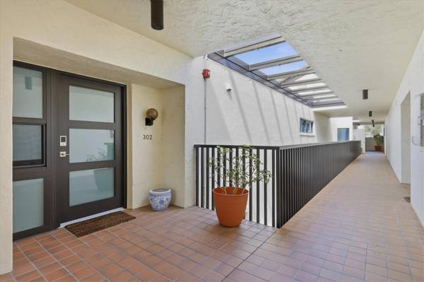 2089 GULF OF MEXICO DR #G1-302, Longboat Key, FL 34228