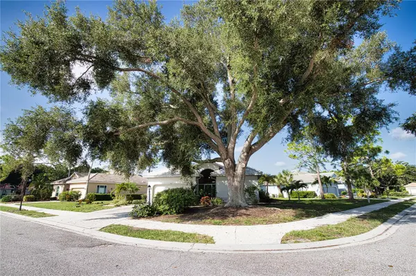 2319 FALCON TRACE LN, Nokomis, FL 34275