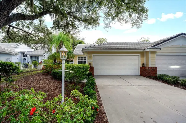 7617 WHITEBRIDGE GLN, University Park, FL 34201
