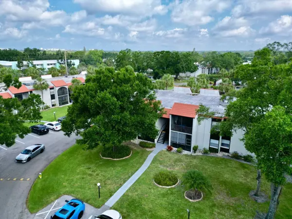 3255 BENEVA RD #201, Sarasota, FL 34232