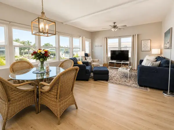 6621 MARINA DR, Bradenton, FL 34207