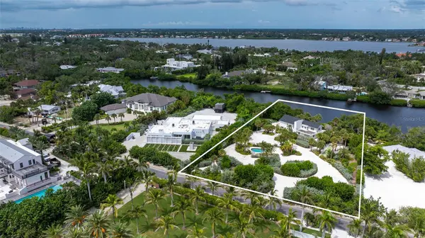 7665 SANDERLING RD, Sarasota, FL 34242