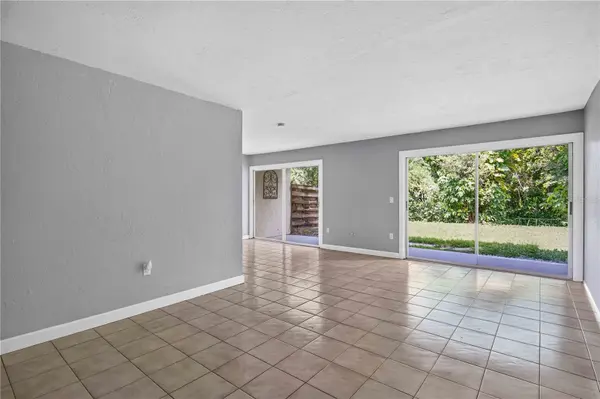 1125 LONGFELLOW WAY #125-B, Sarasota, FL 34243