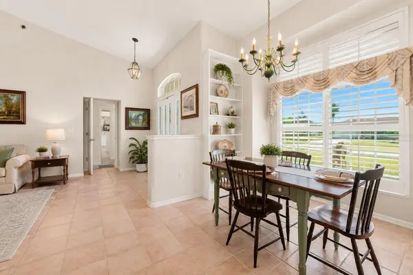 35 BUNKER CIR, Rotonda West, FL 33947