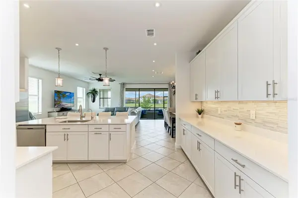 5212 BLUE CRUSH ST, Lakewood Ranch, FL 34211