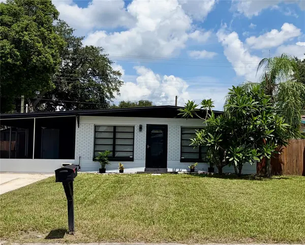 707 LAKEWOOD AVE, Tampa, FL 33613