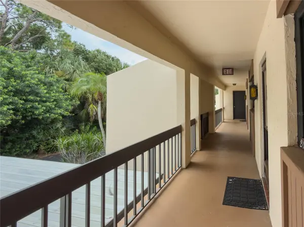 2448 CLUBHOUSE DR #202, Sarasota, FL 34232