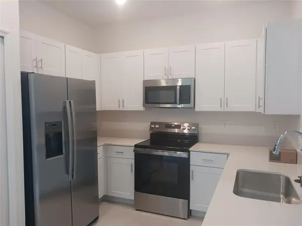 8607 TROPICAL AIRE LN, Parrish, FL 34219