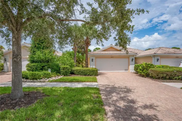 8012 CAMMINARE DR, Sarasota, FL 34238