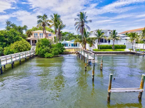 8009 MIDNIGHT PASS RD, Sarasota, FL 34242