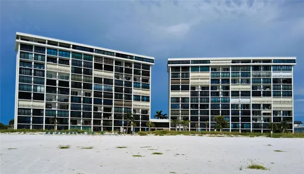 19 WHISPERING SANDS DR #401, Sarasota, FL 34242