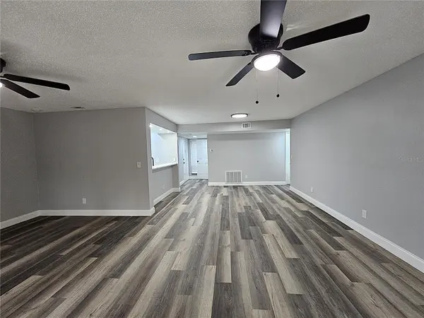 1720 GLENHOUSE DR #328, Sarasota, FL 34231
