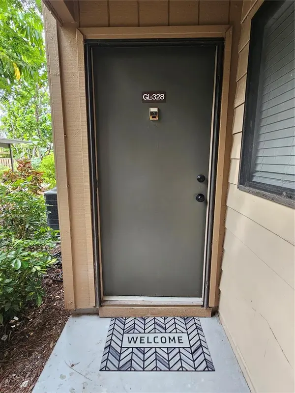 1720 GLENHOUSE DR #328, Sarasota, FL 34231